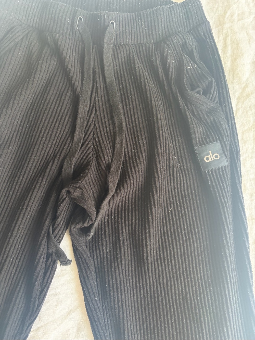 ALO Yoga Black Ribbed Set - Picture 6 of 7